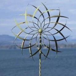Large Kinetic Pinwheel On Twisted Stake