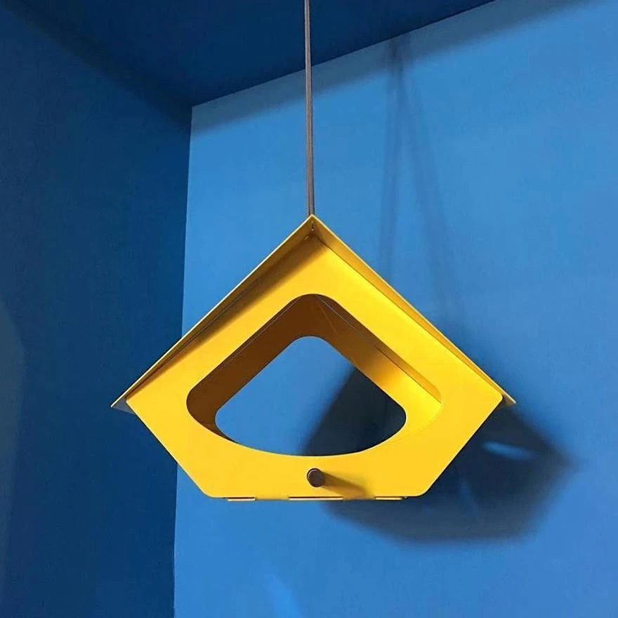 Beekman Fly-Thru Bird Feeder - Image 3