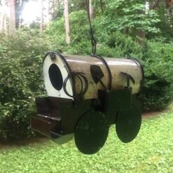 Covered Wagon Birdhouse